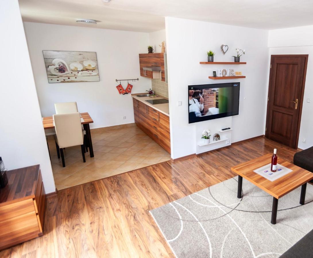 Apartament Vila Helena - Apartman Helena 15 Rużomberk Zewnętrze zdjęcie